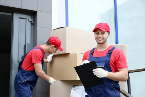Measuring van load space for cubic-yard pricing